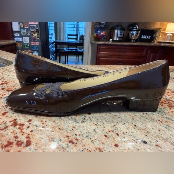 Salvatore Ferragamo Leather Shoes Ballet Womens Size 7.5 Crisscross Brown Preppy - Picture 5 of 14